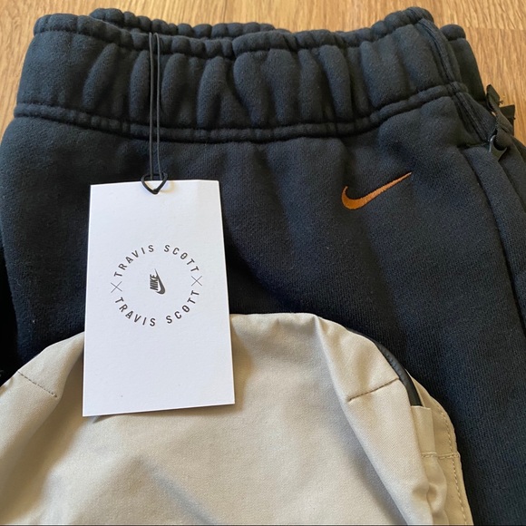 SOOOLLLDDDD Nike X Travis Scott Utility Sweatpants - Picture 1 of 5